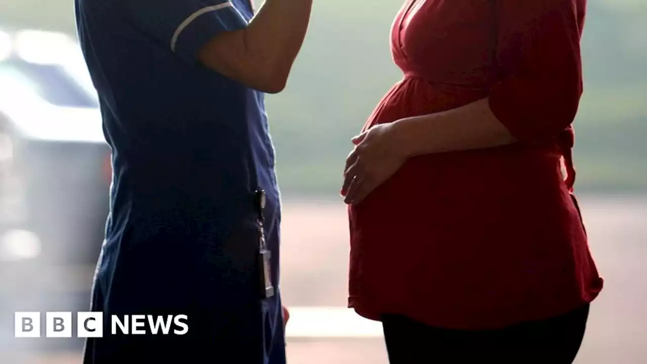 'Plummeting' numbers leave midwives 'buckling' under pressure