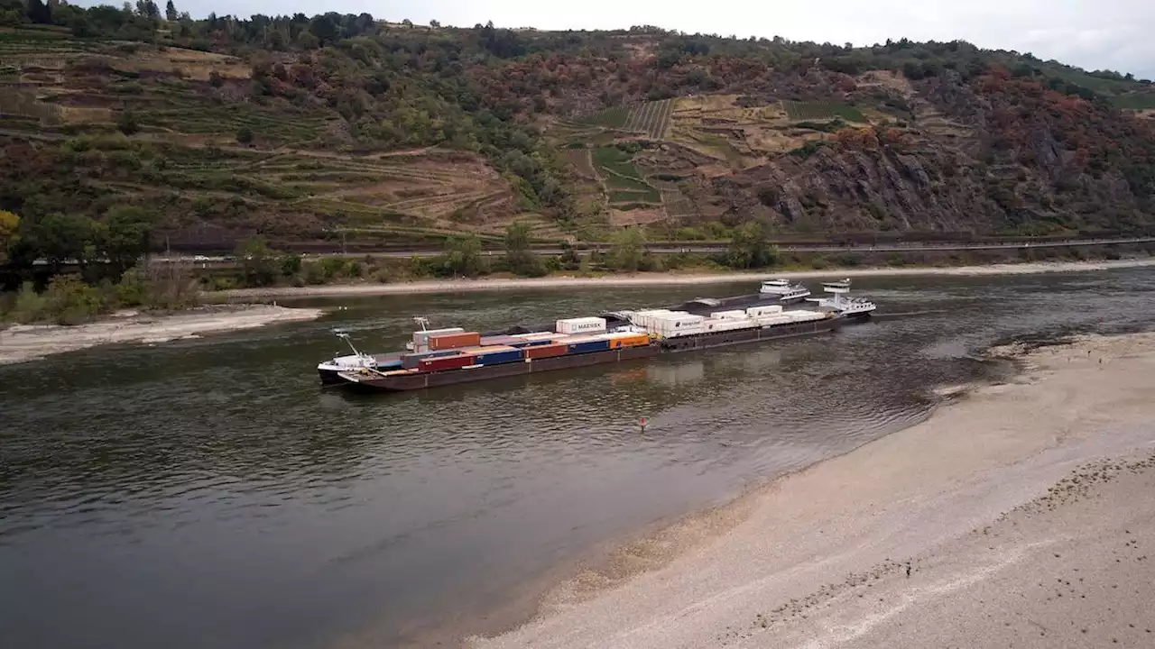 Frachter-Panne verschärft Lage am Rhein