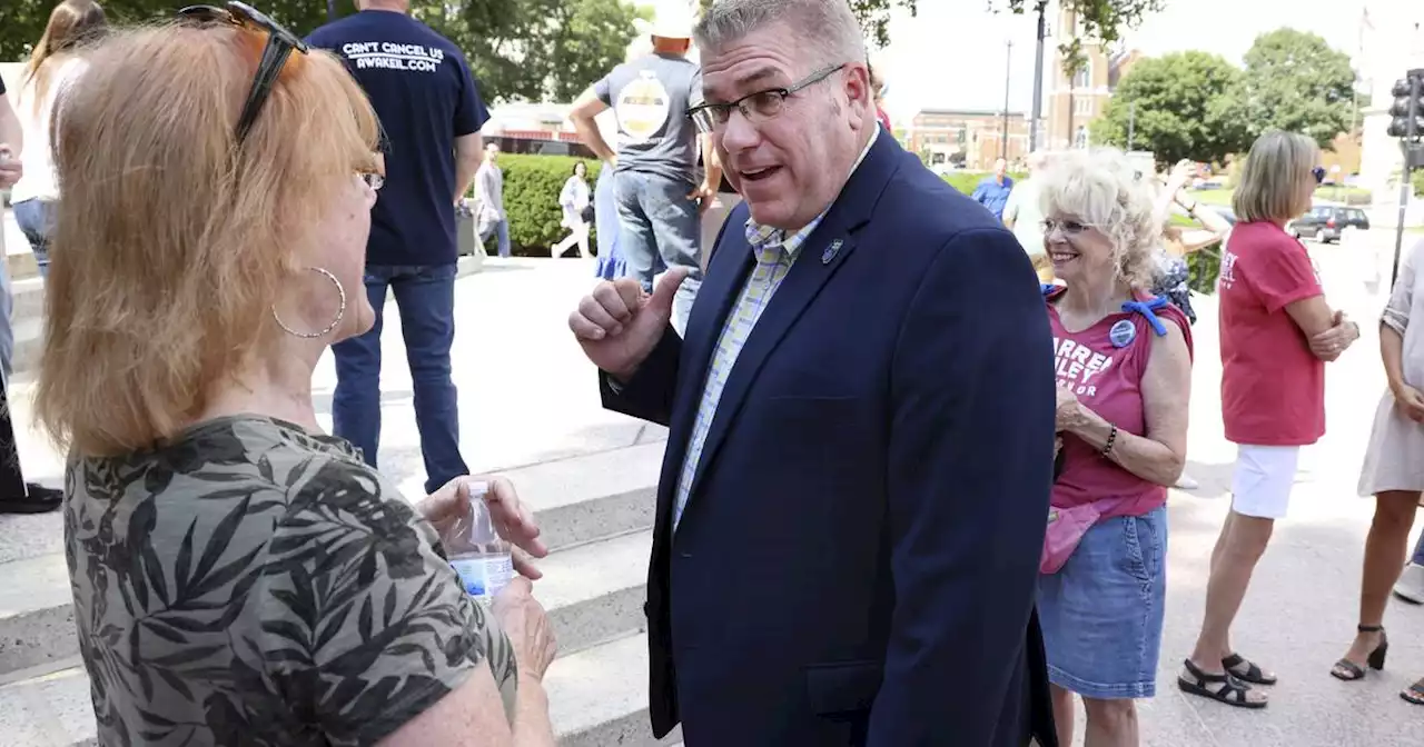 Awake Illinois rally at Capitol draws small crowd, Darren Bailey says gas prices partly to blame