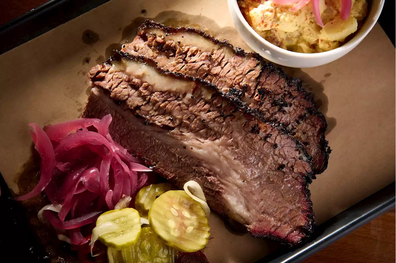 Review: Douglas Bar & Grill Knows the Value of Time, Money and Brisket