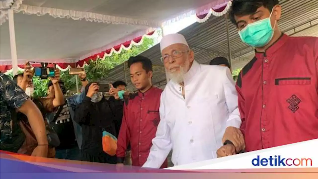 Abu Bakar Ba'asyir Upacara HUT RI: Semoga Indonesia Diatur Hukum Tuhan