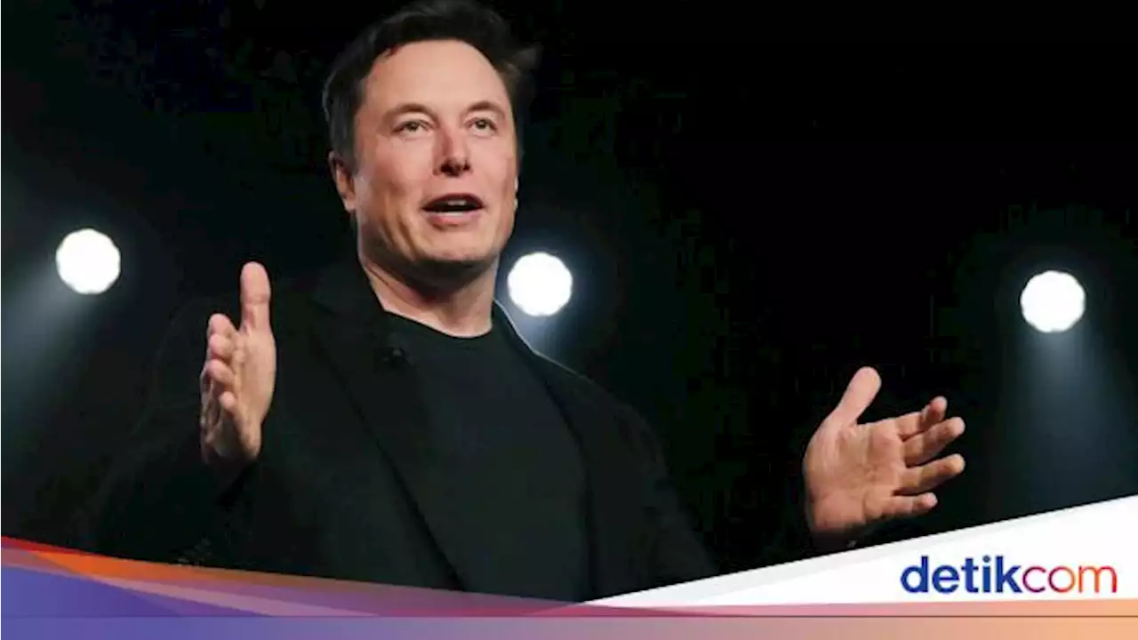 Meme Elon Musk Beli MU: Kirim Ronaldo ke Mars, Maguire Jadi Montir Tesla