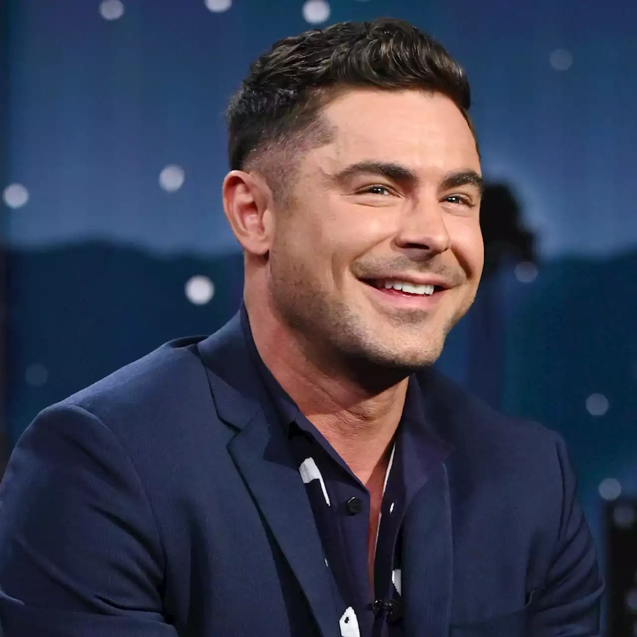 Zac Efron Sets Pulses Racing With Shirtless Video - E! Online