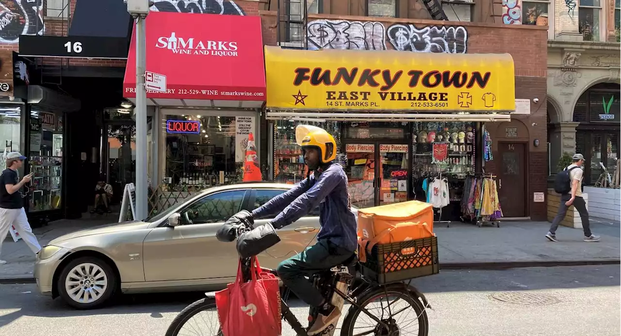 Delivery workers, elected officials push back on NYCHA’s proposed e-bike and battery ban