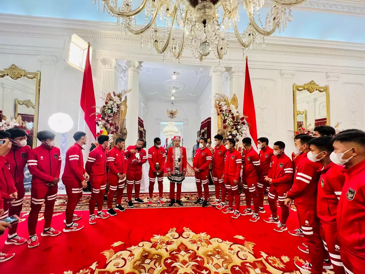 Terima Timnas U-16 Indonesia di Istana, Jokowi Beri Pesan Khusus