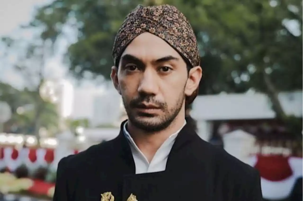 Reza Rahadian Hadir di Istana Negara Bak Pangeran Jawa