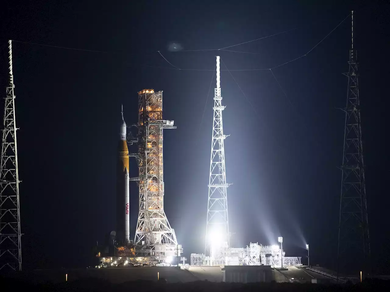 NASA's moon rocket moved to launch pad for 1st test flight