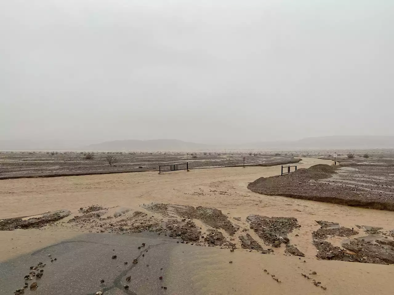 Video shows stranded Death Valley travelers after flood