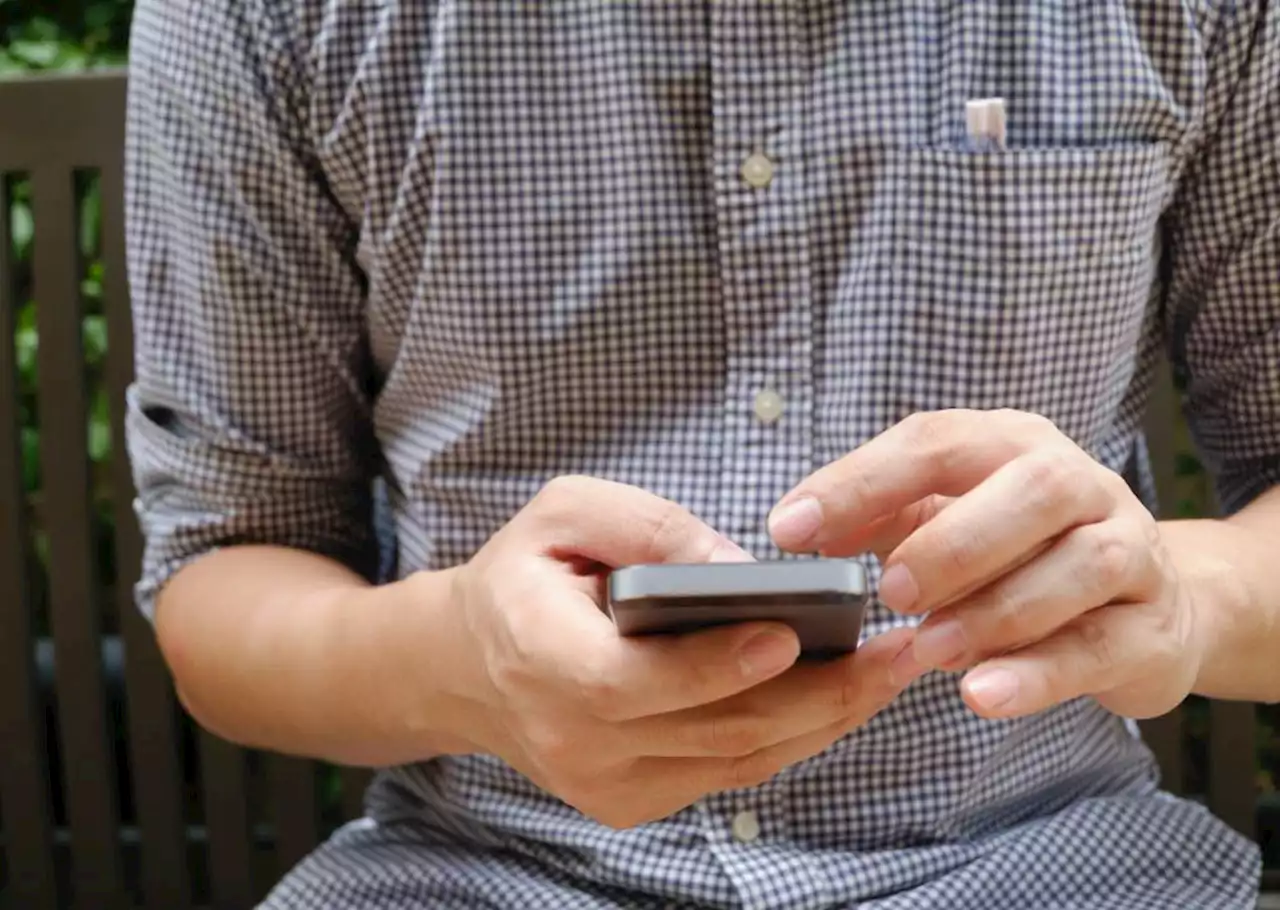 This Dad Expects a Nightly 'Dinner's Ready' Text So He Knows When to Come Home From the Bar & Reddit Can't Even