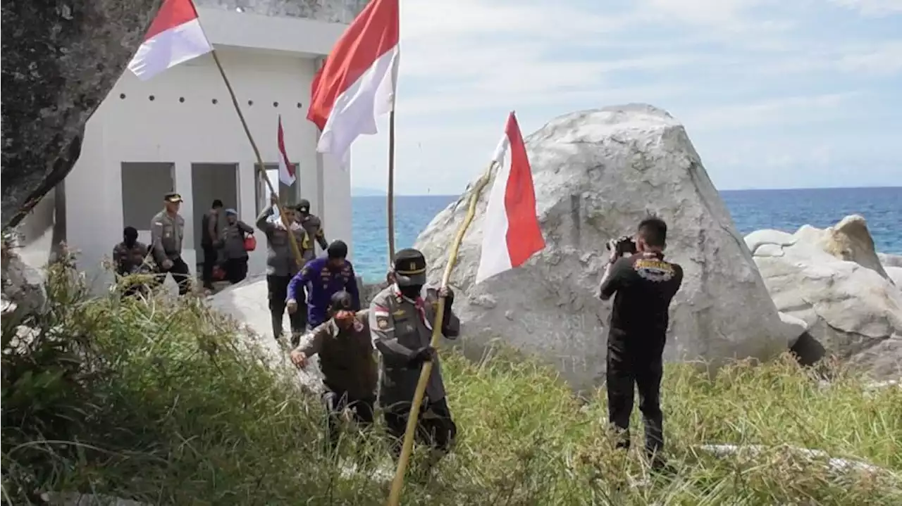 HUT Ke-77 RI, Merah Putih Berkibar di 3 Pulau Terluar Anambas