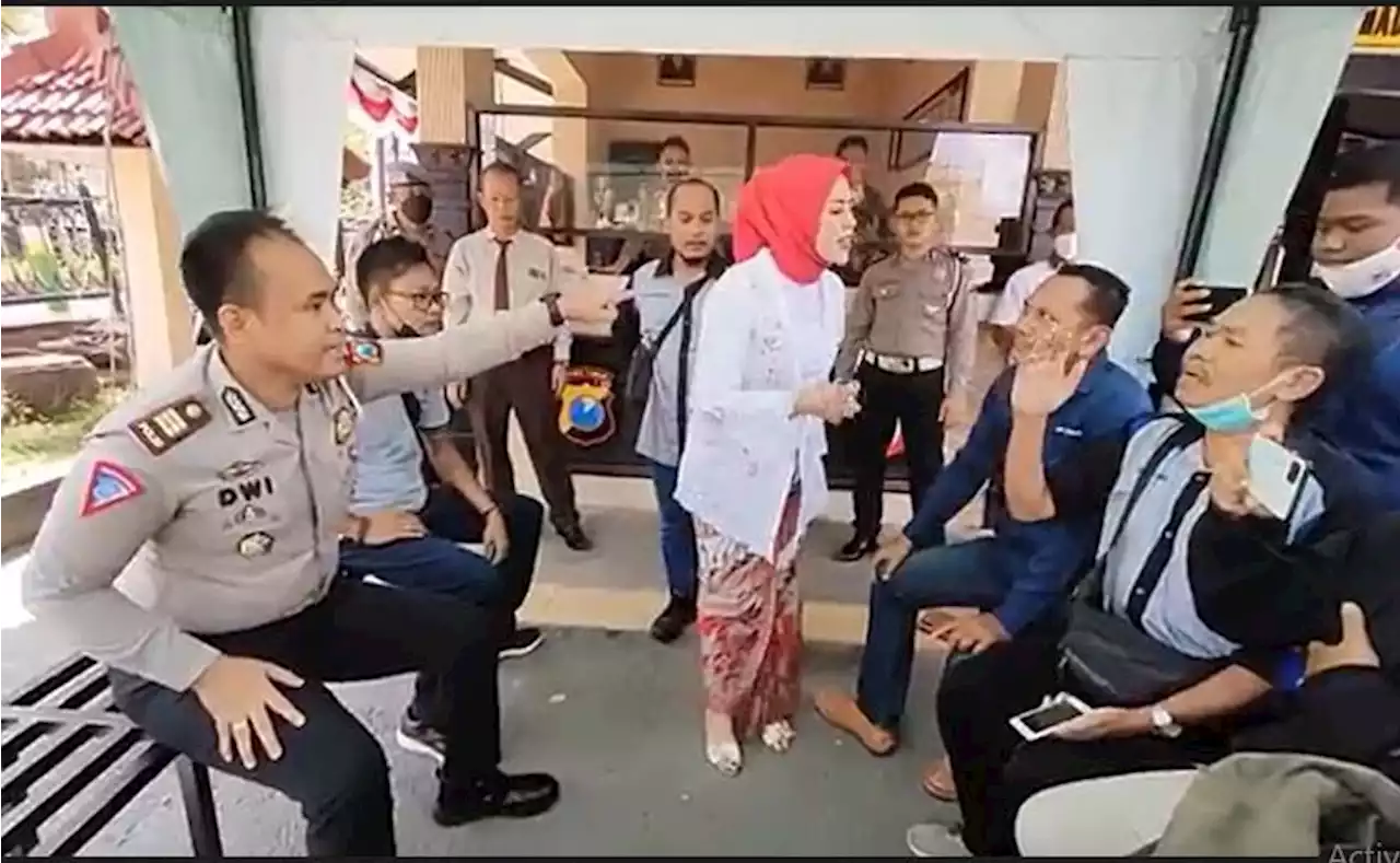 Marah Istrinya Diduga Dilecehkan, Kasatlantas Polres Madiun Kota Ribut dengan Puluhan Jurnalis