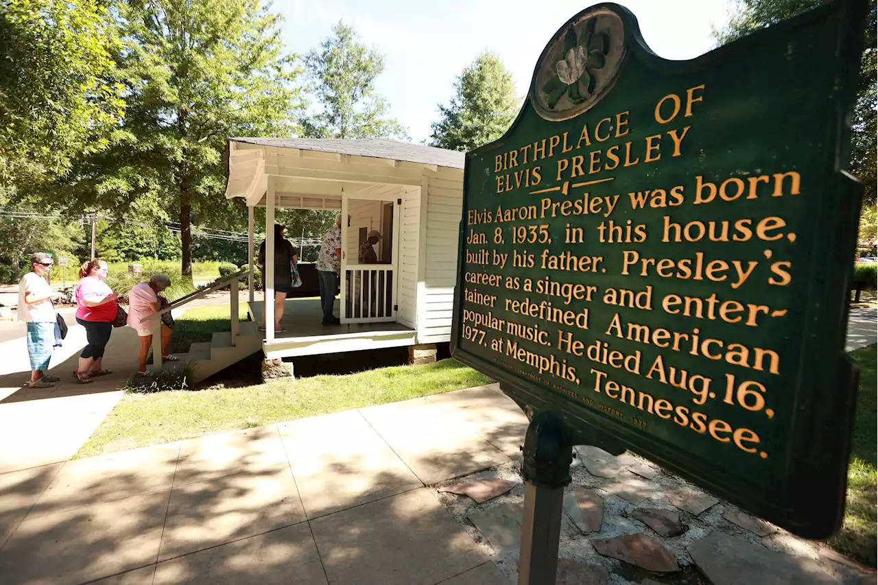 Elvis Death Anniversary Increases Tourism at His Birthplace