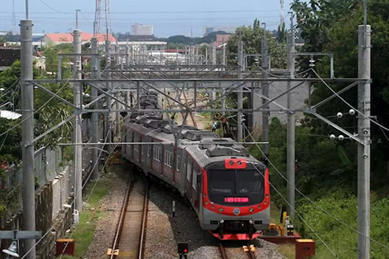 87 Penumpang Naik KRL Solo Balapan-Palur pada Hari Pertama Uji Coba