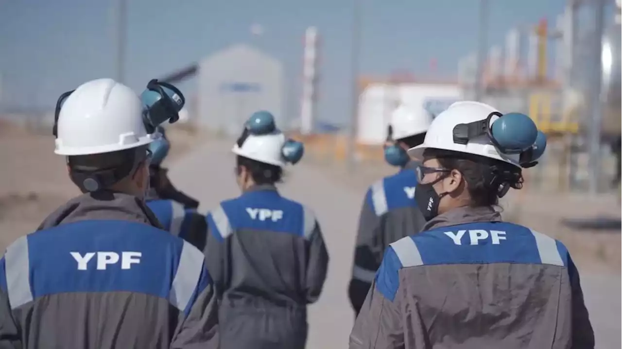 Actualización paritaria: petroleros de YPF acordaron un aumento de 80% con un bono de $100.000