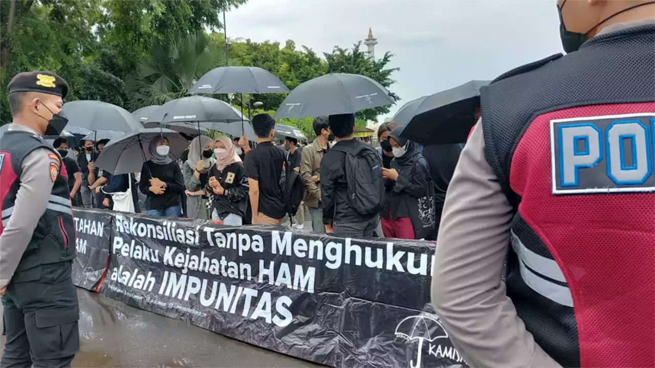 Koalisi Menuntut Jokowi Cabut Keppres Soal HAM Berat Masa Lalu