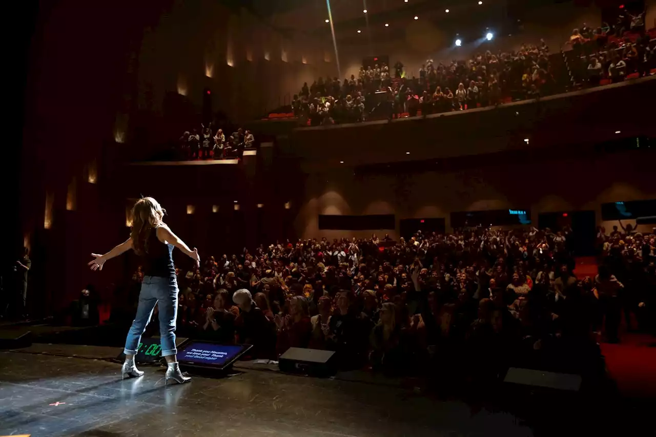 Glennon Doyle chose honesty. Now fans are following her lead.