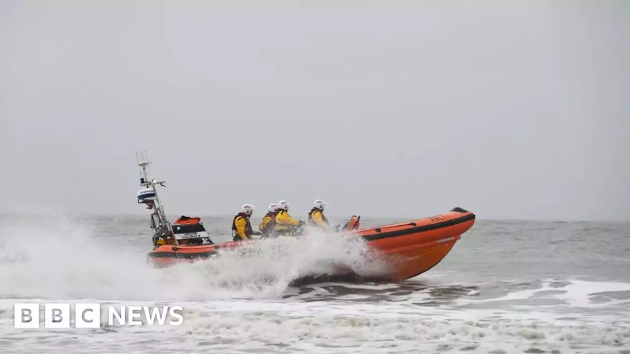 Fishing boat lost in dense fog found in 40cm of water