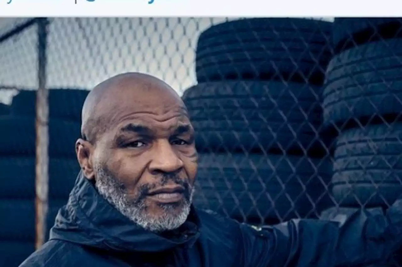 Pernah Curhat Ajalnya Makin Dekat, Mike Tyson Muncul Pakai Kursi Roda - Bolasport.com