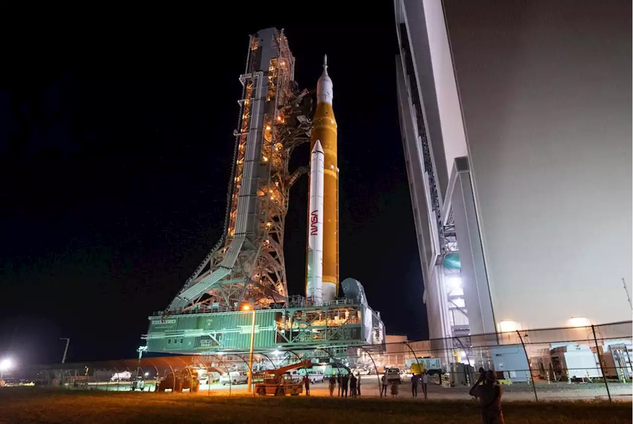 Time-lapse video speeds up moon rocket's trip to launchpad | Digital Trends