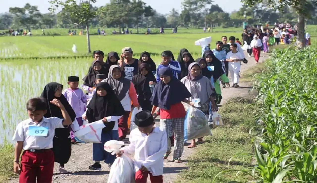 Merdeka dari Sampah, Pemuda Bilebante Berikan Edukasi Penting kepada Warga