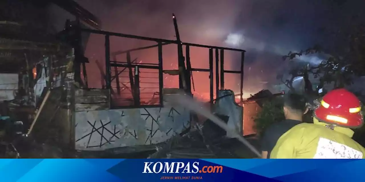 Ada Ledakan, 2 Petak Rumah Guru di Bangka Ludes Terbakar