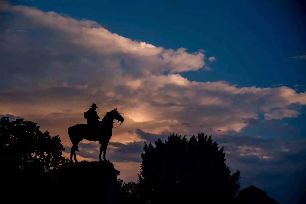 D.C.-area forecast: Warm sunshine through Friday with shower chances over the weekend