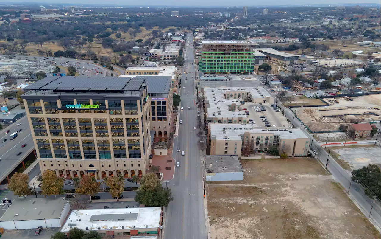 Panel clears way for developer to plan 15-story tower on Broadway