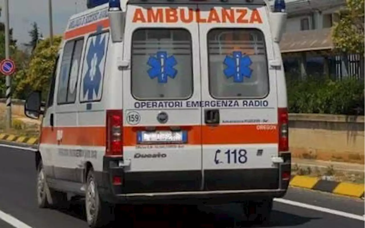 Senigallia, padre e figlio travolti e uccisi da un treno merci