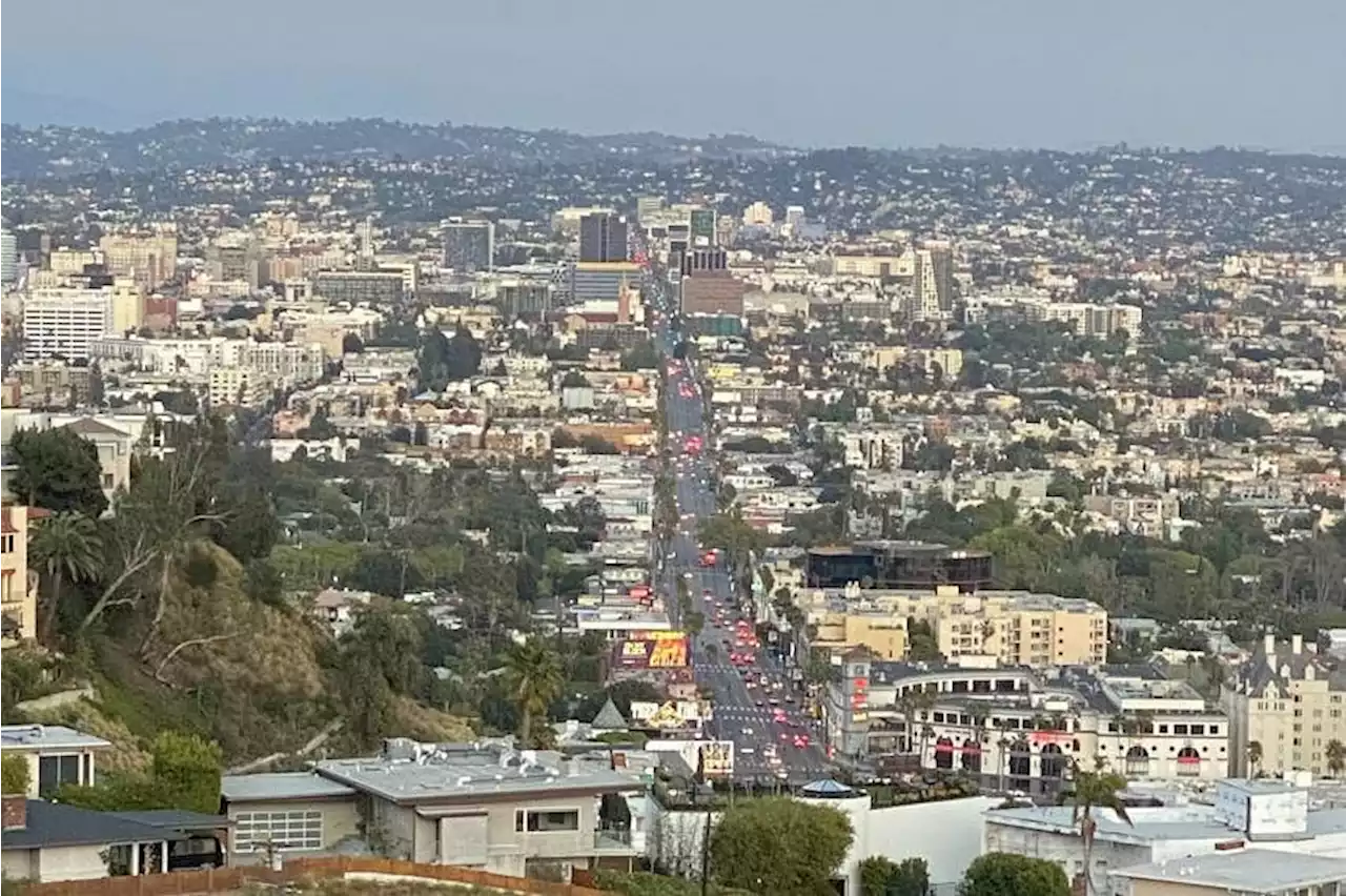 Californians urged to cut power use during extreme heat