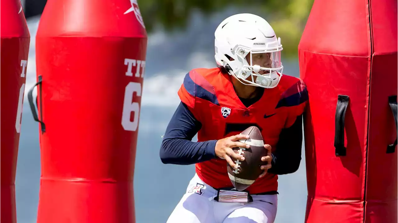 UA training-camp practice No. 13: QB Jayden de Laura returns; WR Jacob Cowing works on side