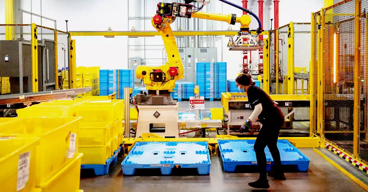 Robots Won’t Close the Warehouse Worker Gap Anytime Soon