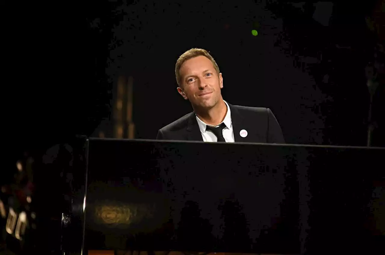 Chris Martin Duets With Pianist With One Hand, Calls Her Original ‘One of the Best Songs Ever Written’