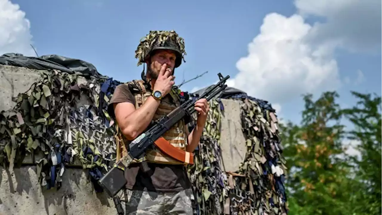 Overnight blasts suggest Kyiv's reach can extend into Russian-held areas | CBC News