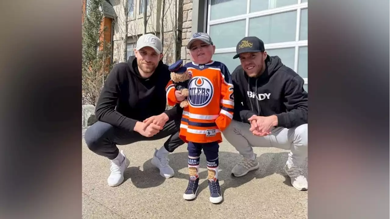 Edmonton gathers to remember Oilers fan Ben Stelter