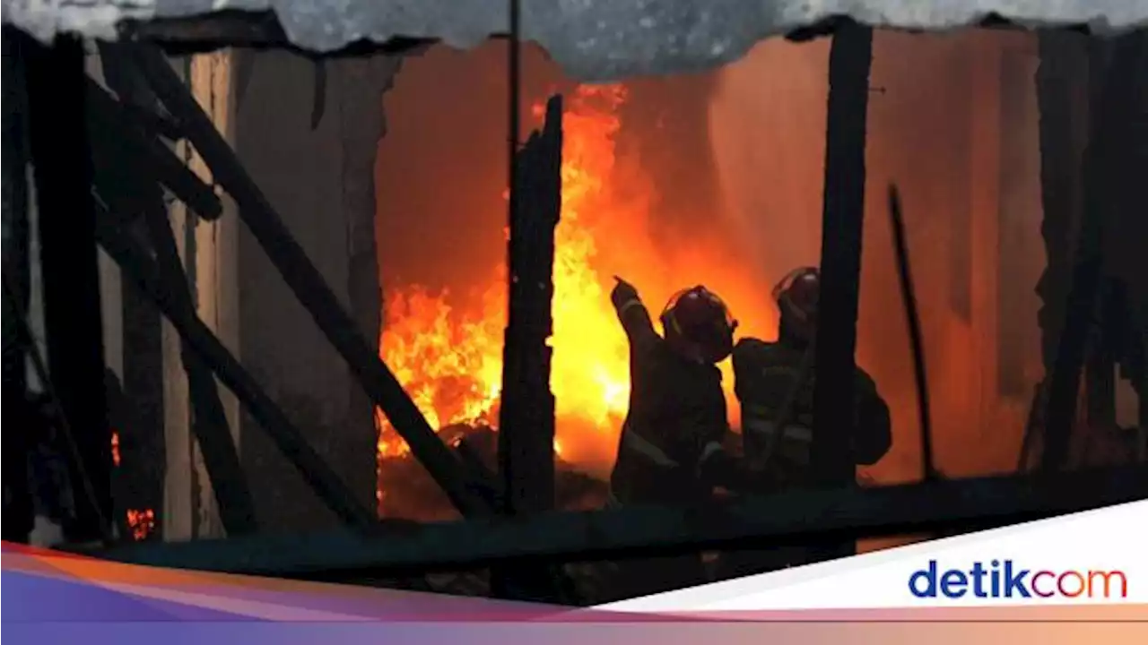 Horor Kebakaran Pabrik di Gunung Putri Bogor