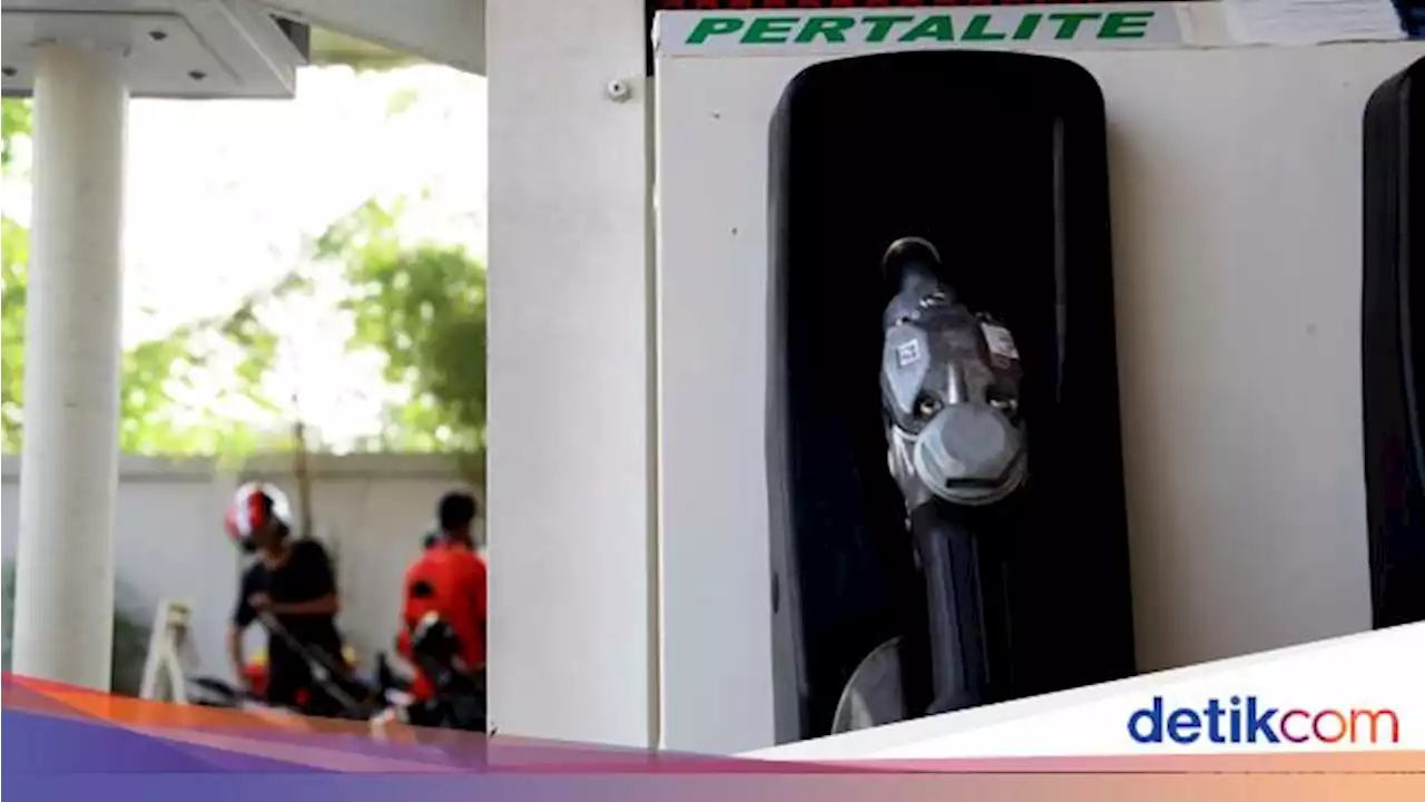 Jokowi Soroti Mobil-mobil Mewah Masih Isi Pertalite