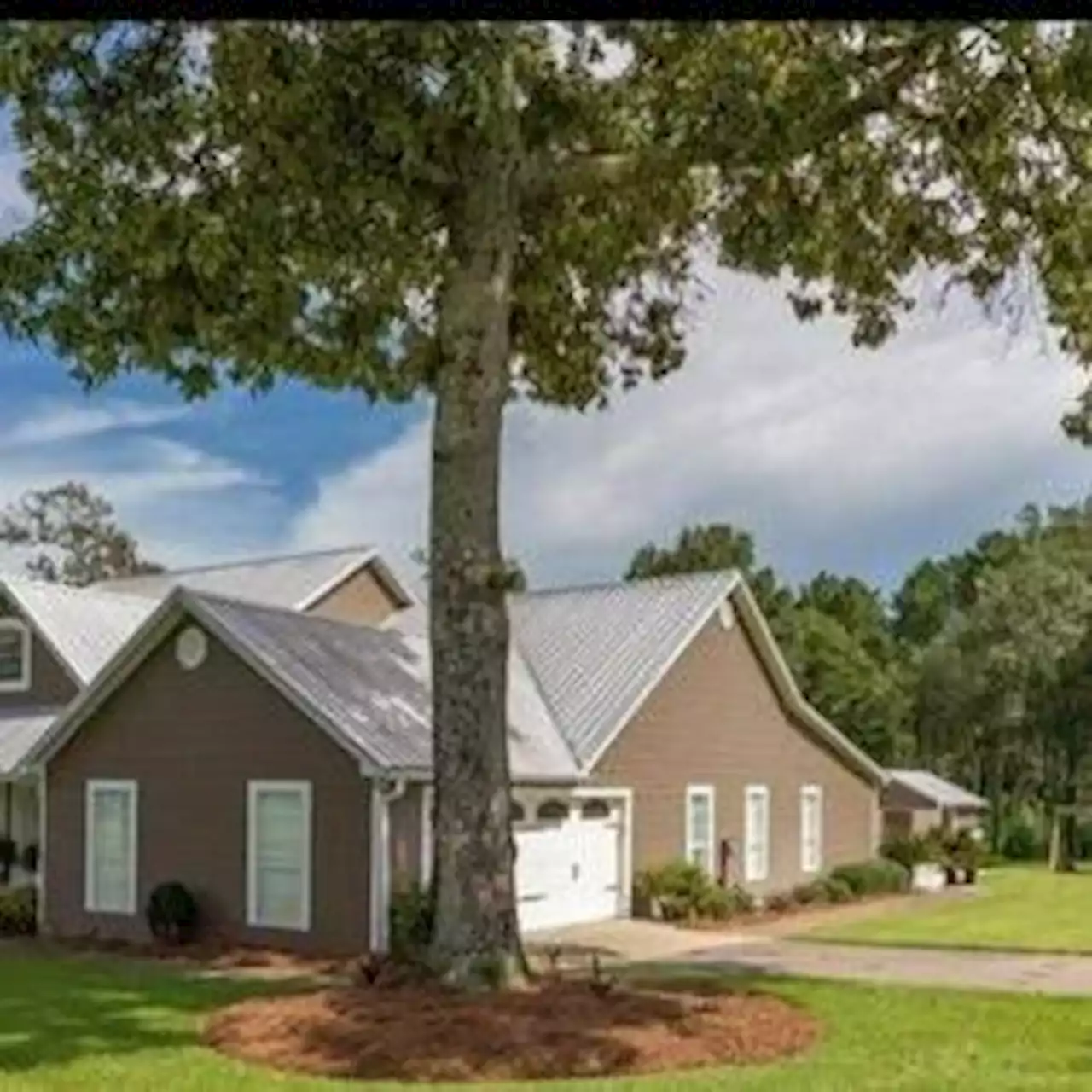 Expensive homes on the market in Dothan