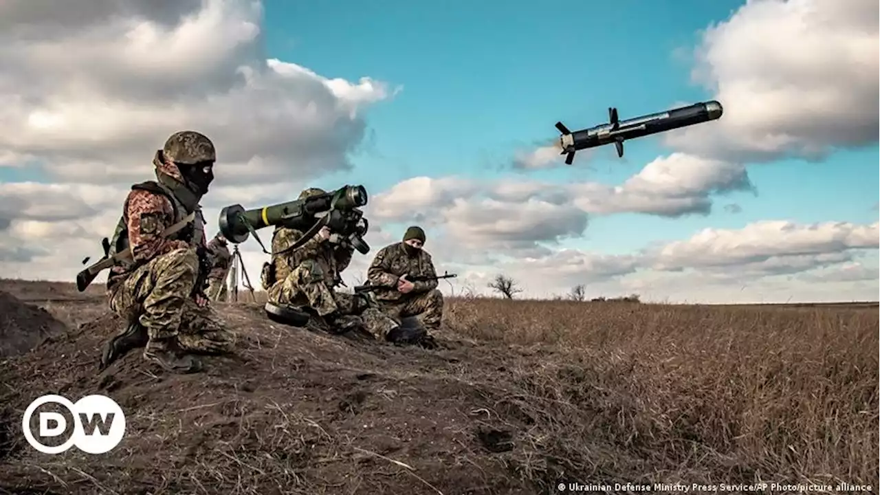 Эстония одобрила новый пакет военной помощи для Украины | DW | 18.08.2022