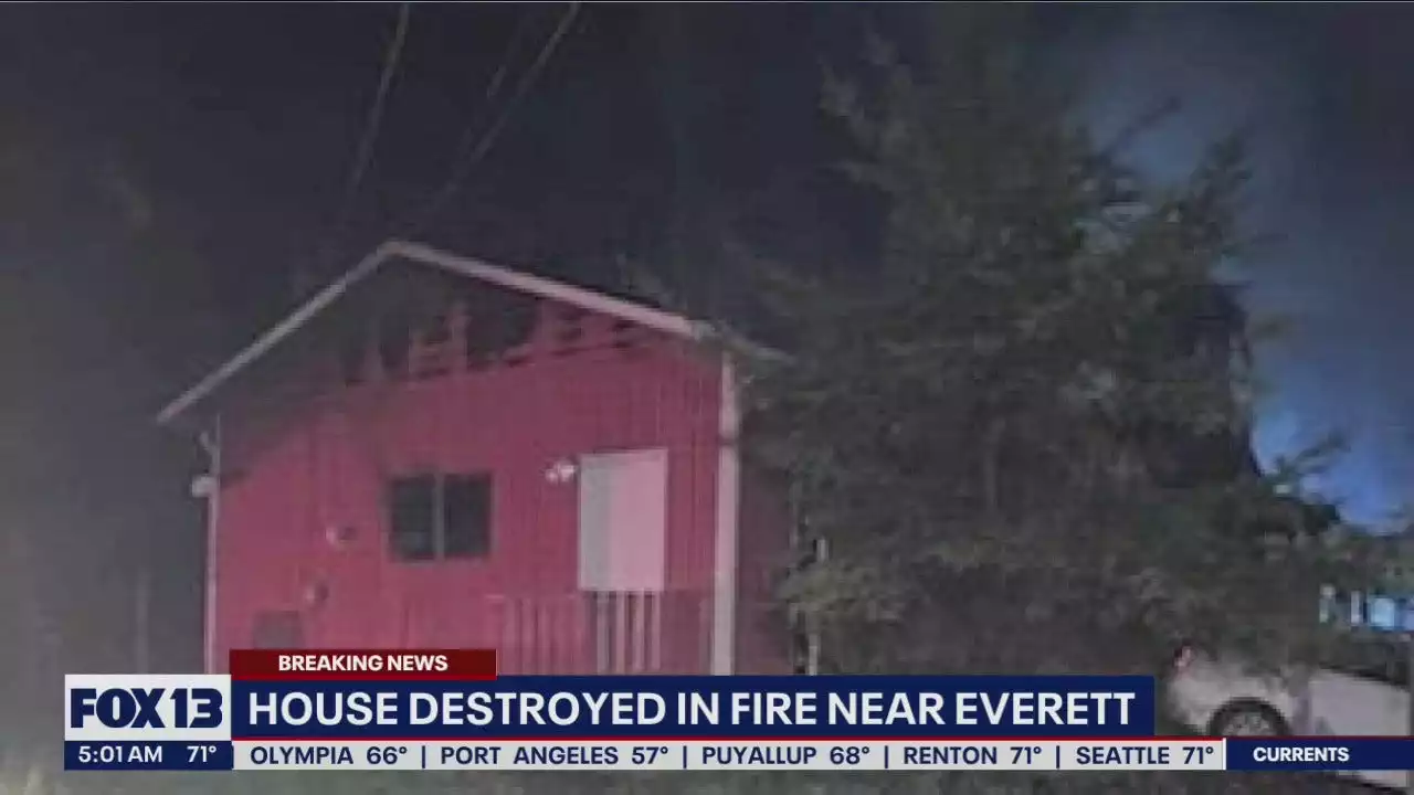 Man injured in house fire near Everett