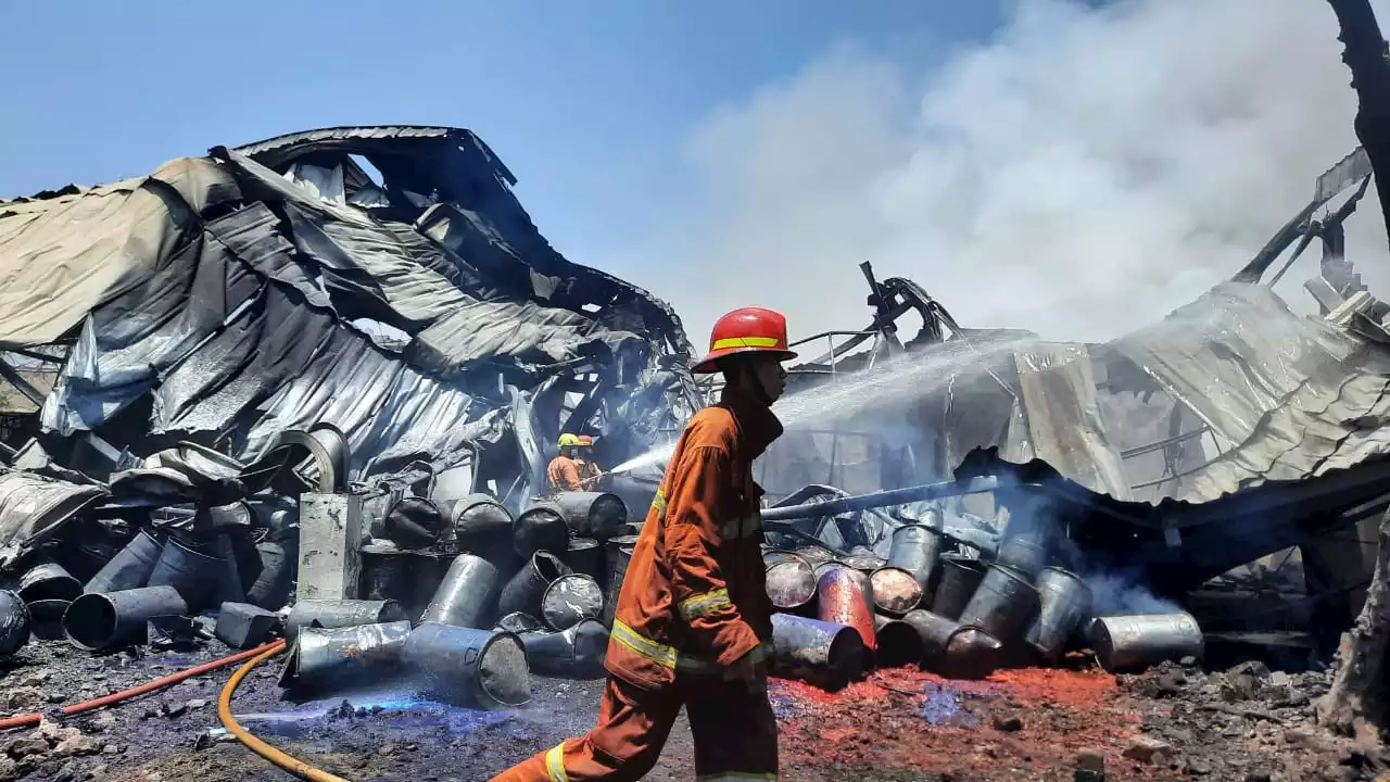 Polisi Sebut Tidak Ada Korban Jiwa Dalam Peristiwa Kebakaran di Pabrik Aluminium Foil Gunungputri