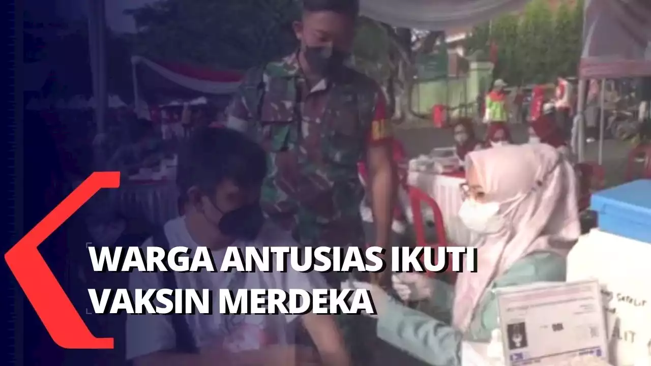 Warga Antusias Ikuti Vaksinasi Merdeka yang Digelar Pemerintah Kota Bandar Lampung