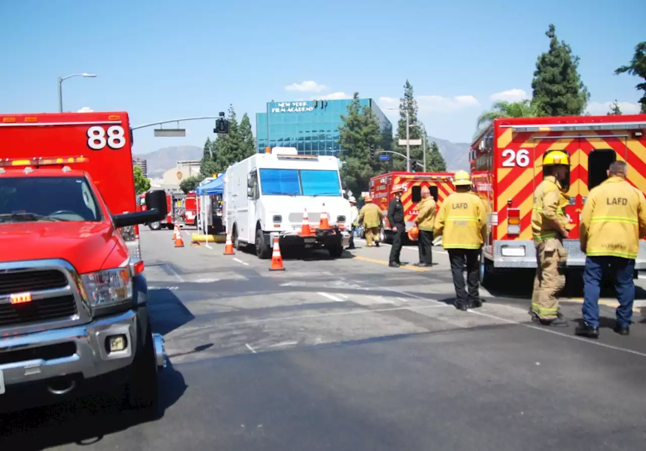 5 utility workers injured in underground vault explosion near Hollywood Hills