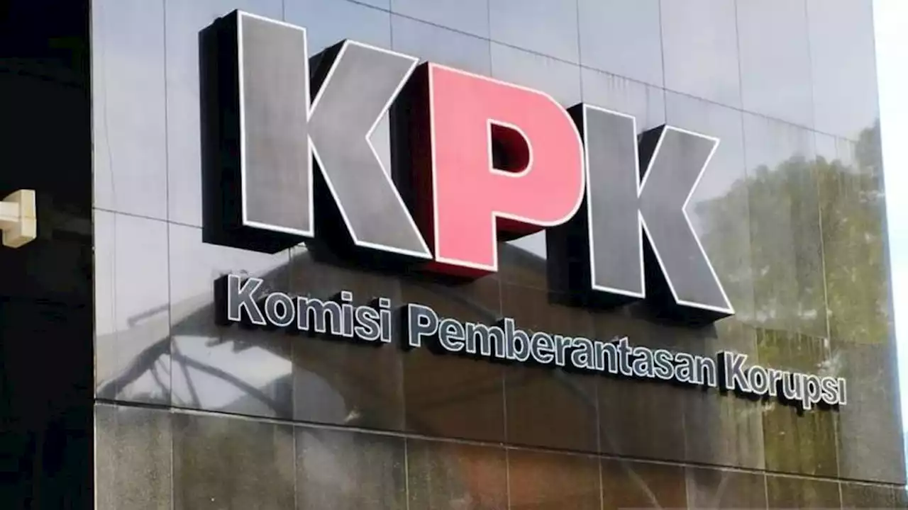 KPK Tetapkan Eks Komisaris Bank Jatim Budi Setiawan Tersangka Suap