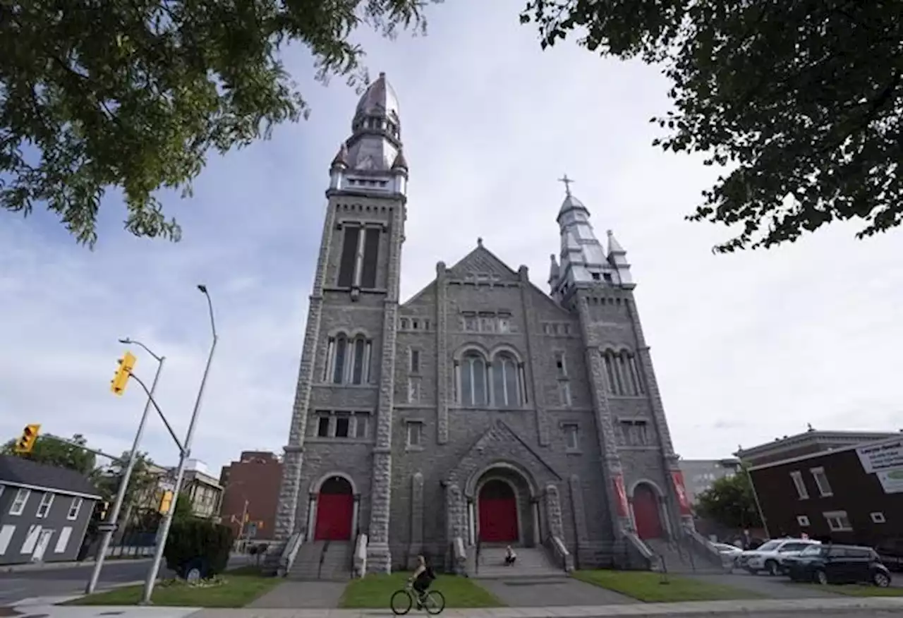 Tension in Ottawa as group associated with convoy protest attempts to put down roots