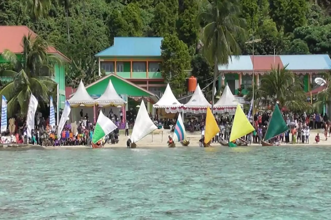 Jaga Tradisi Nenek Moyang, Nelayan Anambas Gelar Festival Jongkong Layar