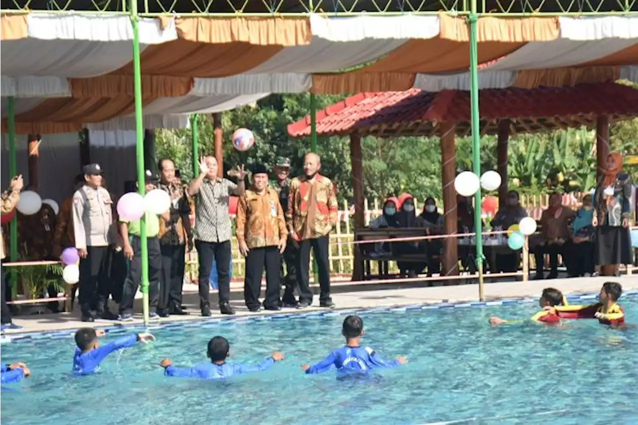 Desa Waru di Kebakkramat Karanganyar Kini Punya Kolam Renang