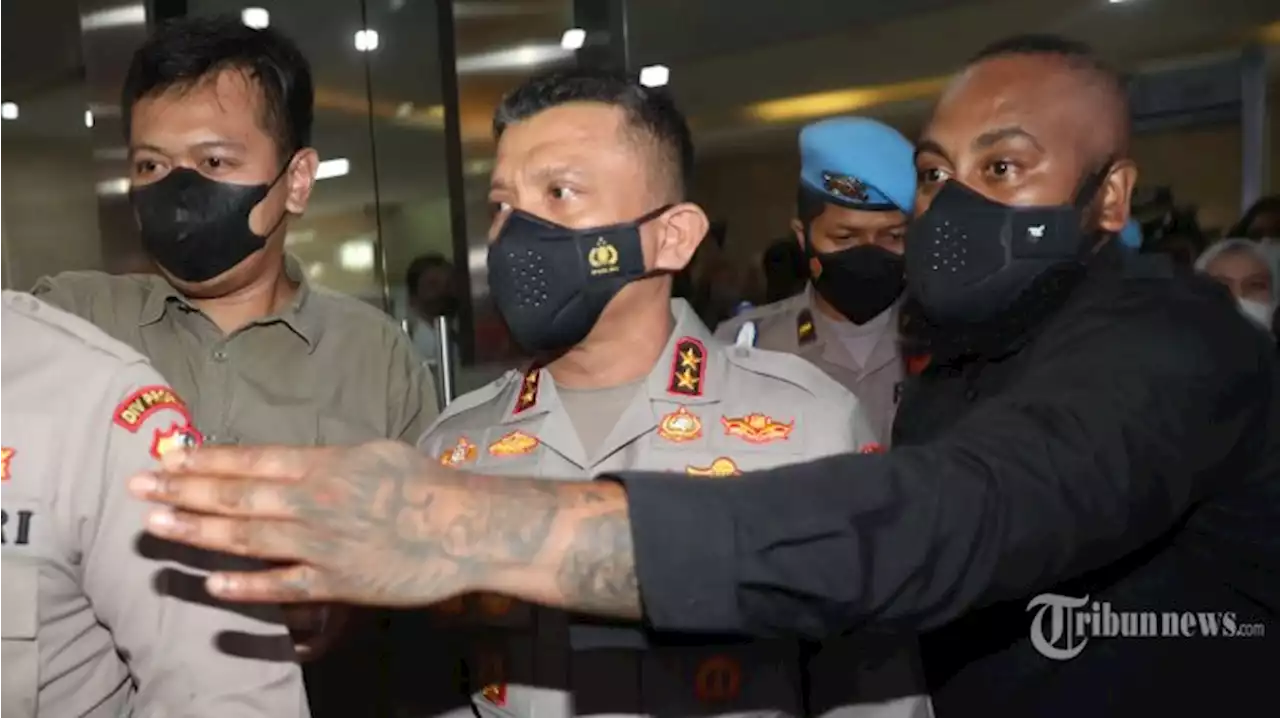 Kompolnas: Timsus Polri Harusnya Berani Periksa Ferdy Sambo Karena Sudah Tidak Menjabat Kadiv Propam - Tribunnews.com