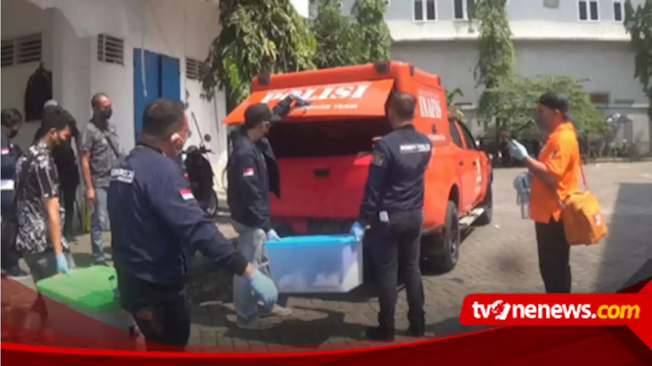 Usai Penggeledahan Rumah Big Bos Judi Online di Medan, Polisi Bawa 2 Box Barang Bukti