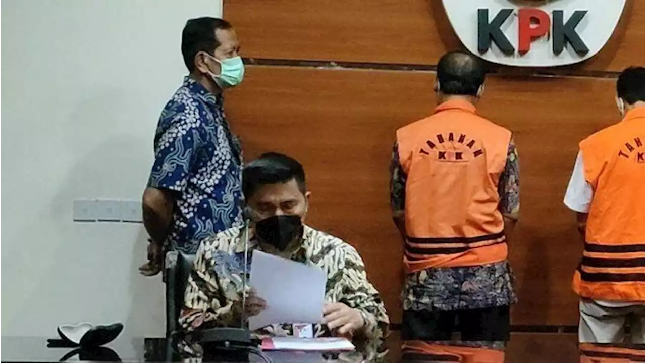 KPK Tahan Tiga Wakil Ketua DPRD Tulungagung