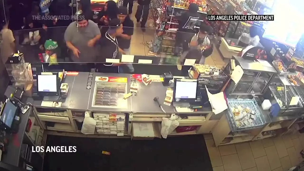 LAPD seek suspects after 7-Eleven gets ransacked